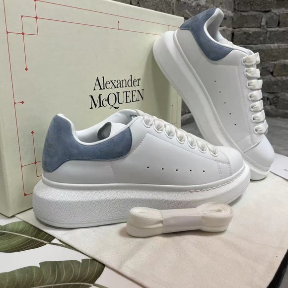Athletic_Shoes